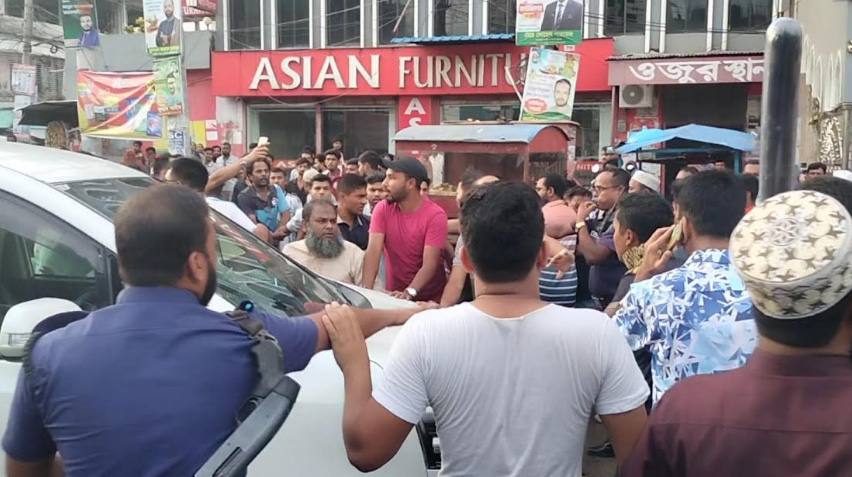 কুষ্টিয়ায় গণঅধিকার পরিষদ ও জামায়াত কর্মীদের ধাওয়া-পাল্টা ধাওয়া, এমপির গাড়ী ভাংচুর