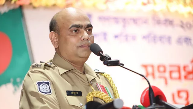 ফেনীর পুলিশ সুপার; যত কিছুই করি না কেন, কারোরই মন রক্ষা করতে পারি না