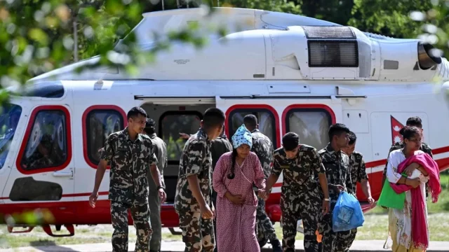 নেপালে জলবিদ্যুৎ প্রকল্পের টানেলে আটকা শতাধিক, উদ্ধারে সেনাবাহিনী