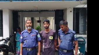 বাঘায় চুরি যাওয়া স্বর্ণসহ চোর গ্রেফতার, ২টি স্বর্ণের বালা উদ্ধার