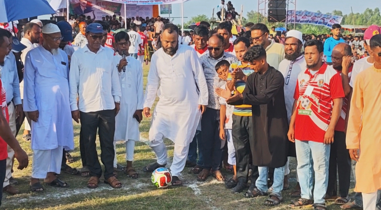 ফুলছড়িতে আরাফাত রহমান কোকো স্মৃতি ফুটবল টুর্নামেন্টের ফাইনাল অনুষ্ঠিত