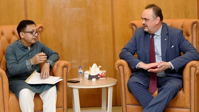 এলএনজি টার্মিনাল: স্বচ্ছতা চায় যুক্তরাষ্ট্র, মার্কিন কোম্পানিকে ‘সর্বোচ্চ গুরুত্বের’ আশ্বাস বাণিজ্যমন্ত্রীর