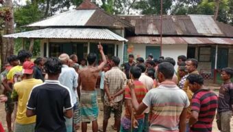 মৃত চা শ্রমিককের পিএফ’র টাকা আত্মসাতের অভিযোগে বিক্ষোভ