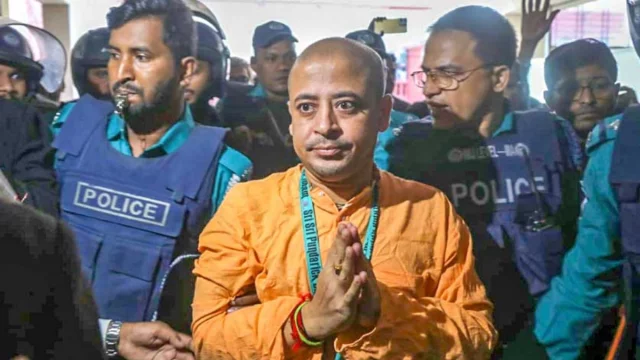 প্যারোলে মুক্তি পেলেন চিন্ময় কৃষ্ণ দাস