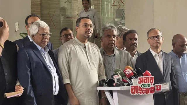 ব্যবসায়ীদের প্রধানমন্ত্রী; কলকারখানায় চাহিদামতো বিদ্যুৎ–গ্যাস মিলবে মঙ্গলবার রাত থেকে