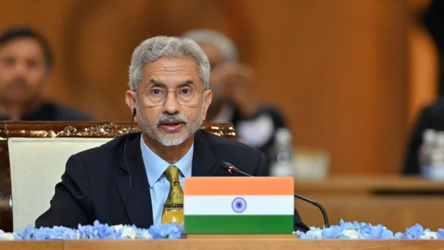 একটি সন্ত্রাসী দেশ আমাকে প্রশ্ন করছে’, পাকিস্তানি সাংবাদিককে জয়শঙ্কর