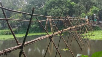 নাগরপুরে নদী পারাপারে বাঁশের সাঁকোই ভরসা 