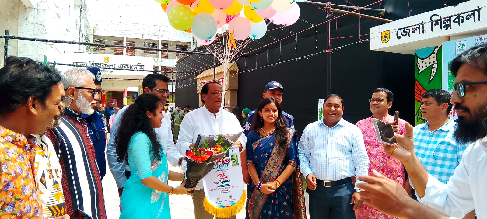 হবিগঞ্জে চারুকলা উৎসবের সমাপনী; আর্টক্যাম্পে রংতুলি হাতে নিলেন প্রতিমন্ত্রী