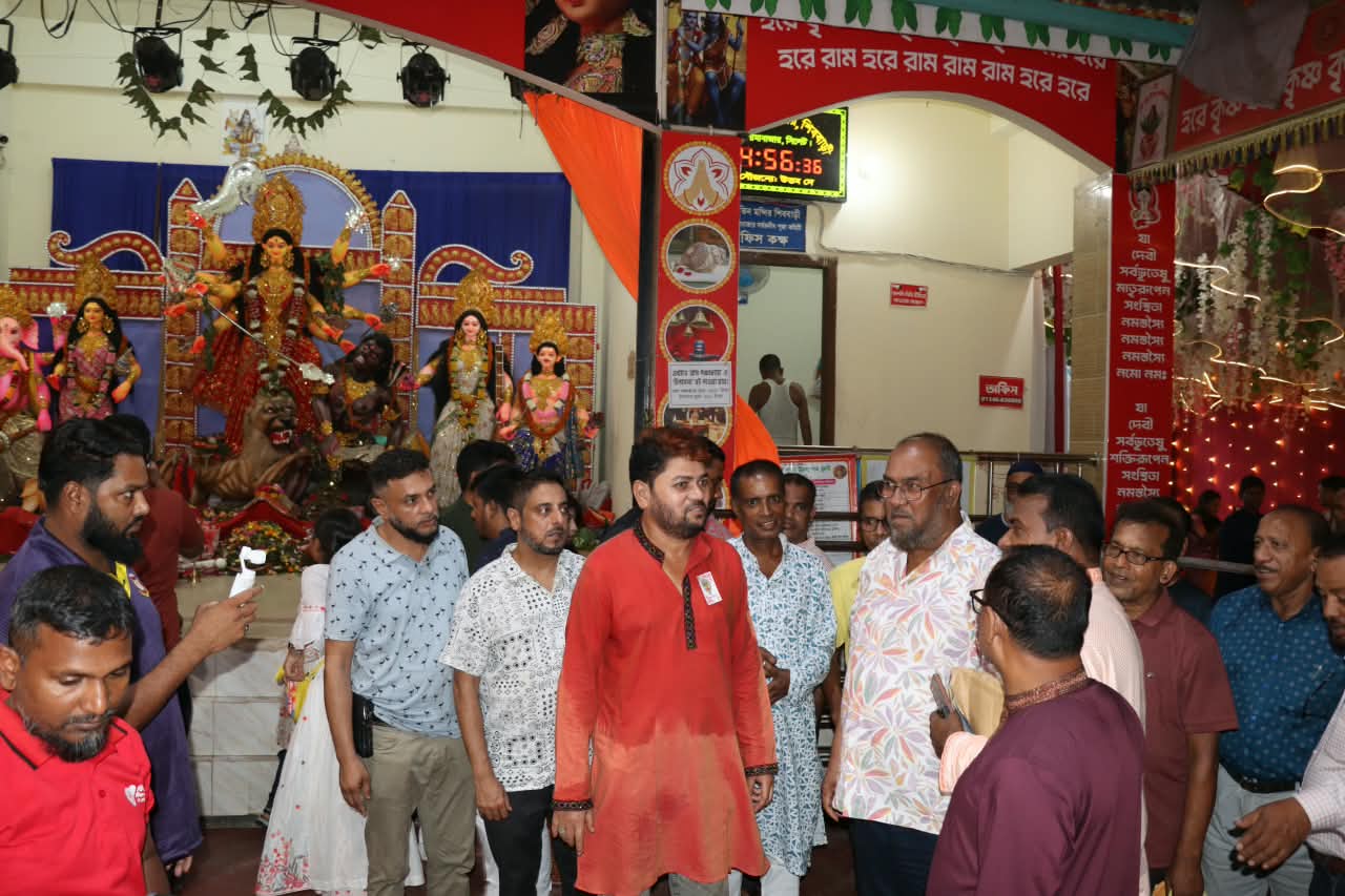 বিভিন্ন পূজামণ্ডপ পরিদর্শনকালে সিসিক প্রশাসক; সম্প্রীতি আরও সুদৃঢ় করতে দায়িত্বশীল ভূমিকা পালন করতে