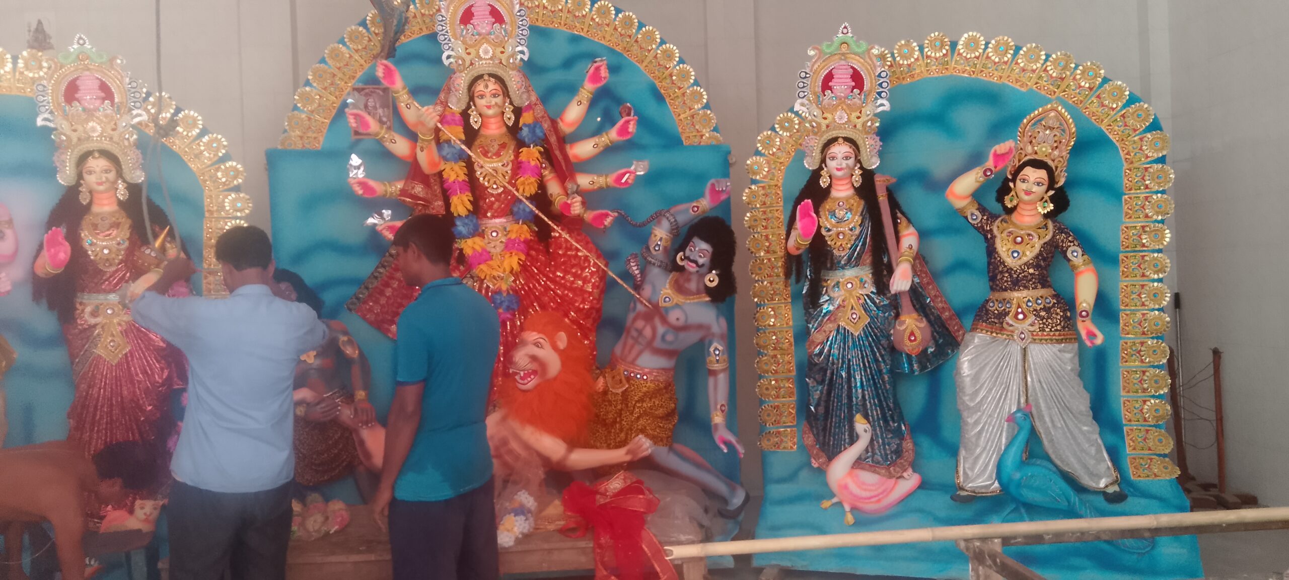 মৌলভীবাজারে হাজারের বেশি পূজামণ্ডপে নিরাপত্তা নজরদারি, মাধবপুর চা-বাগান পরিদর্শনে এসআরবি