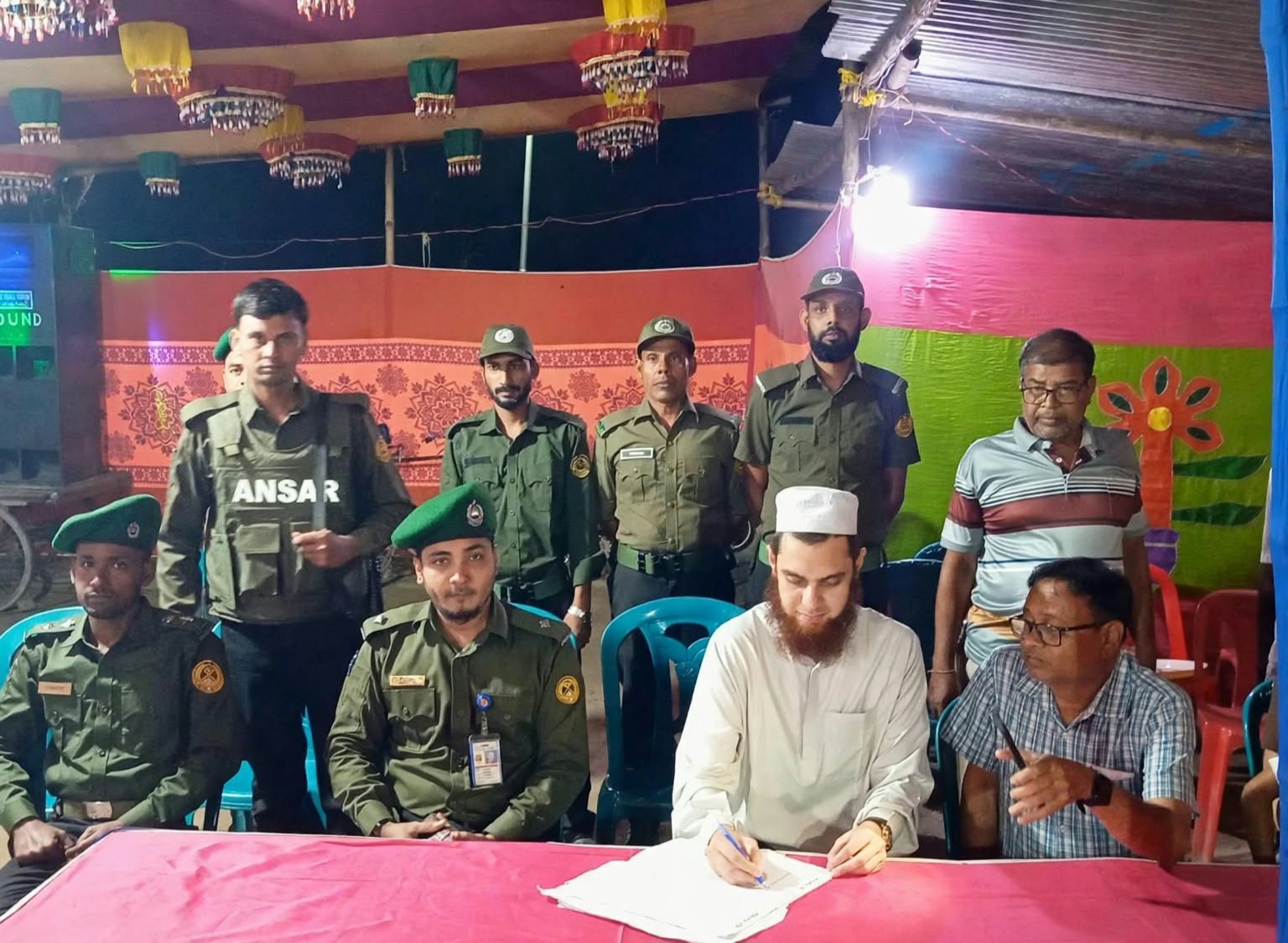 বাঘায় শান্তিপূর্ণ পূজা উদযাপনে পুলিশ-আনসার ও ভিডিপির সতর্ক পাহারা