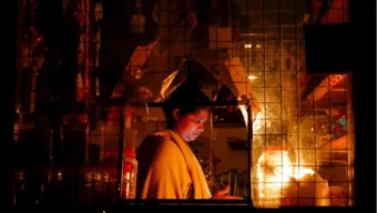 শ্রীলঙ্কায় পুরো বিদ্যুৎব্যবস্থা বিপর্যস্ত, বন্ধ সরবরাহ