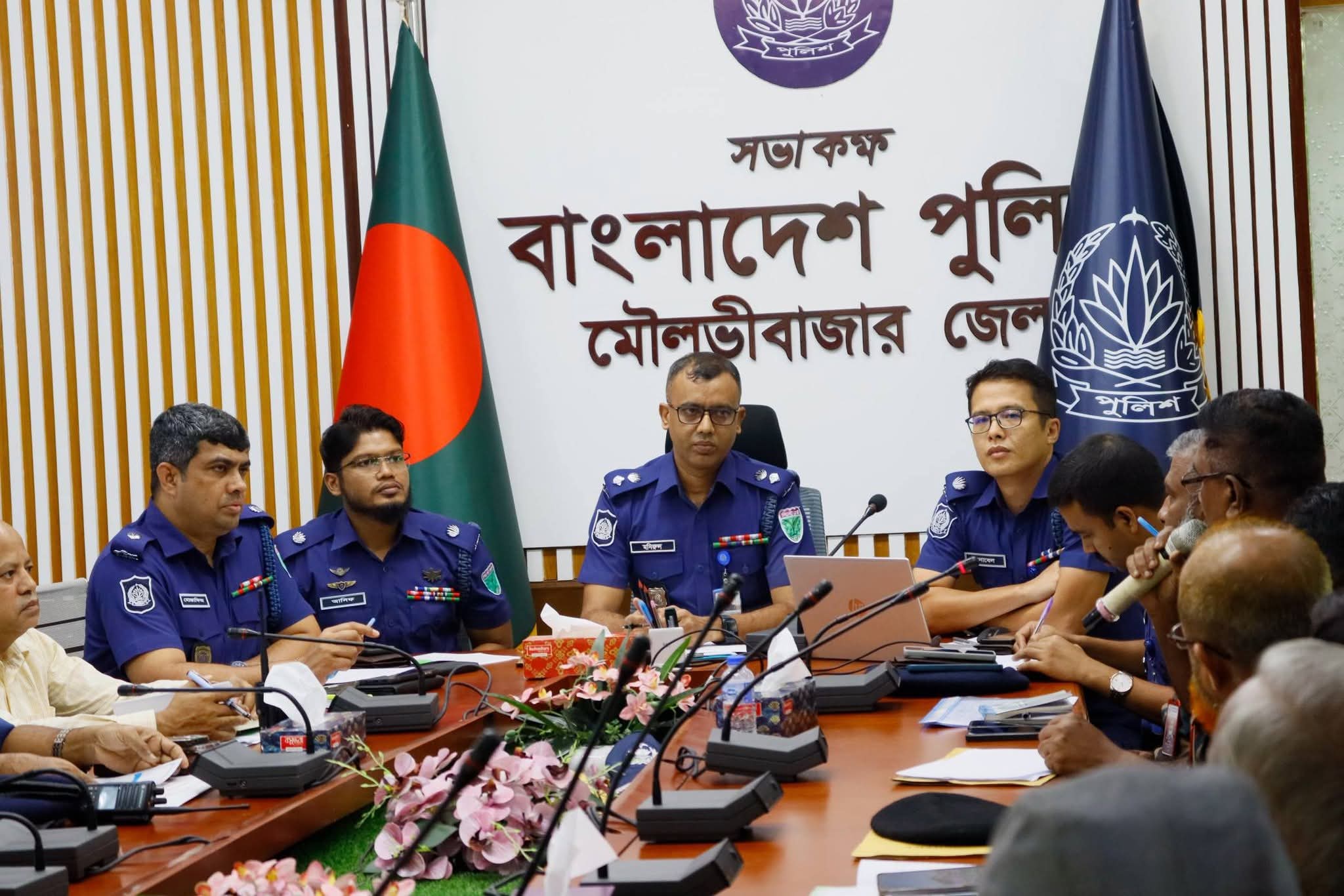 দুর্গাপূজায় নিরাপত্তা ও আইন-শৃঙ্খলা বিষয়ে মতবিনিময় সভা অনুষ্ঠিত