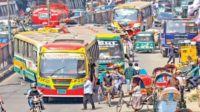 রাজধানীর সড়কে শৃঙ্খলা ফেরাতে সরকারের ৪ উদ্যোগ