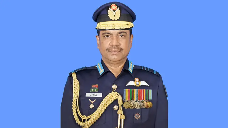 সাবেক বিমান বাহিনী প্রধান হান্নান কাতারে গ্রেপ্তার