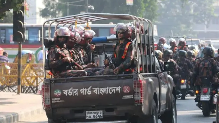 সীমান্তবর্তী ২ হাজার ৭২৭ পূজামণ্ডপে নিরাপত্তায় ১০ হাজার বিজিবি সদস্য