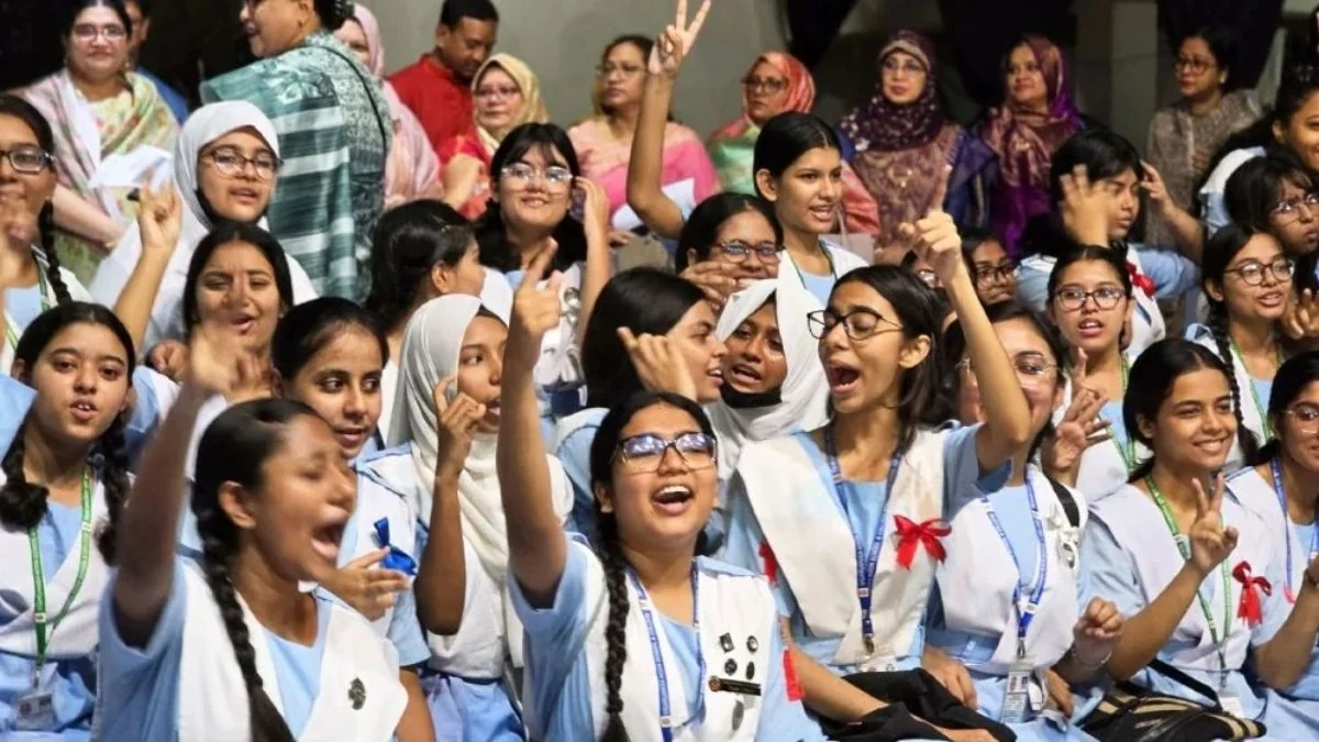 ১৯৯০ থেকে ২০২৫: এইচএসসির পাশের হার কেমন ছিল