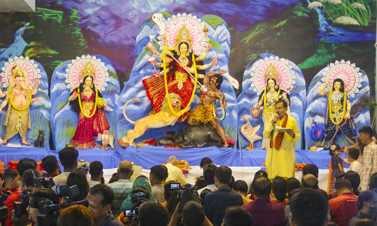 ভোলায় শৈল্পিক রূপে ১১৮টি মন্ডপ, নিশ্ছিদ্র নিরাপত্তায় ব্যস্ত প্রশাসন