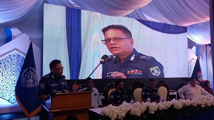 দুই মাসে মাদক সংশ্লিষ্টতায় ২৭ পুলিশ সদস্য কারাগারে: আইজিপি