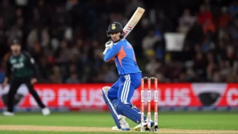 ছক্কায় বিশ্বরেকর্ড গড়লেন অভিষেক