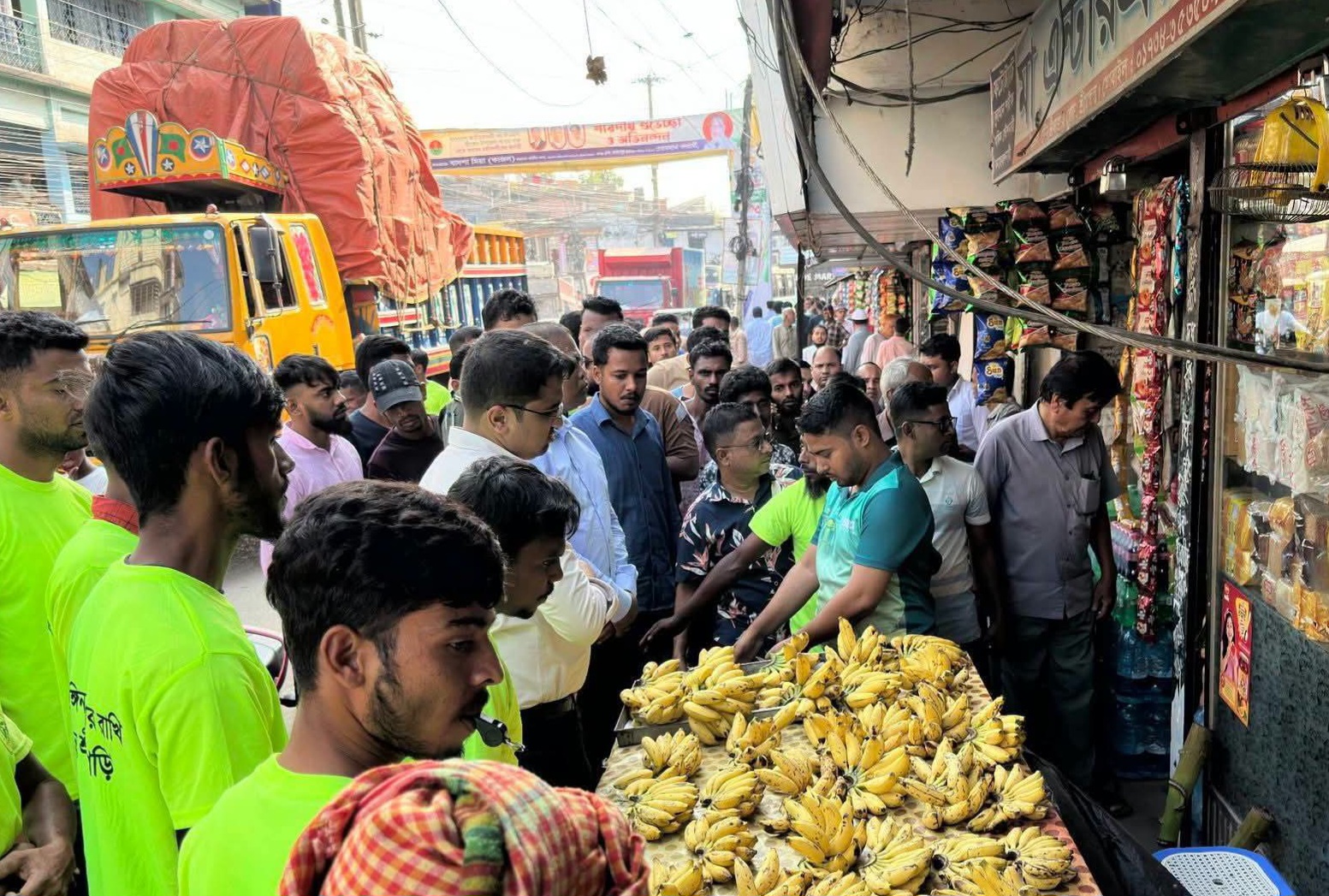 ফুটপাত দখল করে জনদুর্ভোগ তৈরির সুযোগ নেই: পৌর প্রশাসক জিয়াউর রহমান